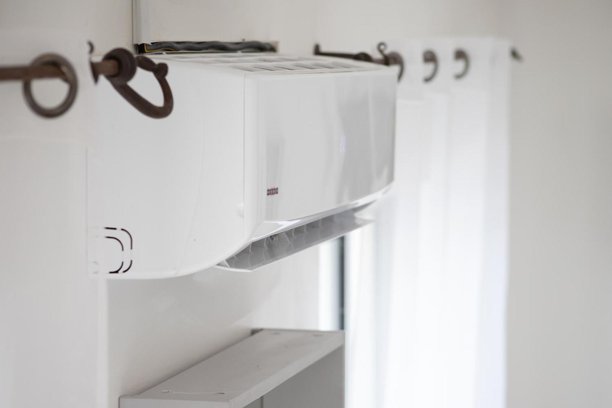 Le Partage Des Eaux - 4 Couchages - Hypercentre - Clim - Wifi Apartment L'Isle-sur-la-Sorgue Luaran gambar